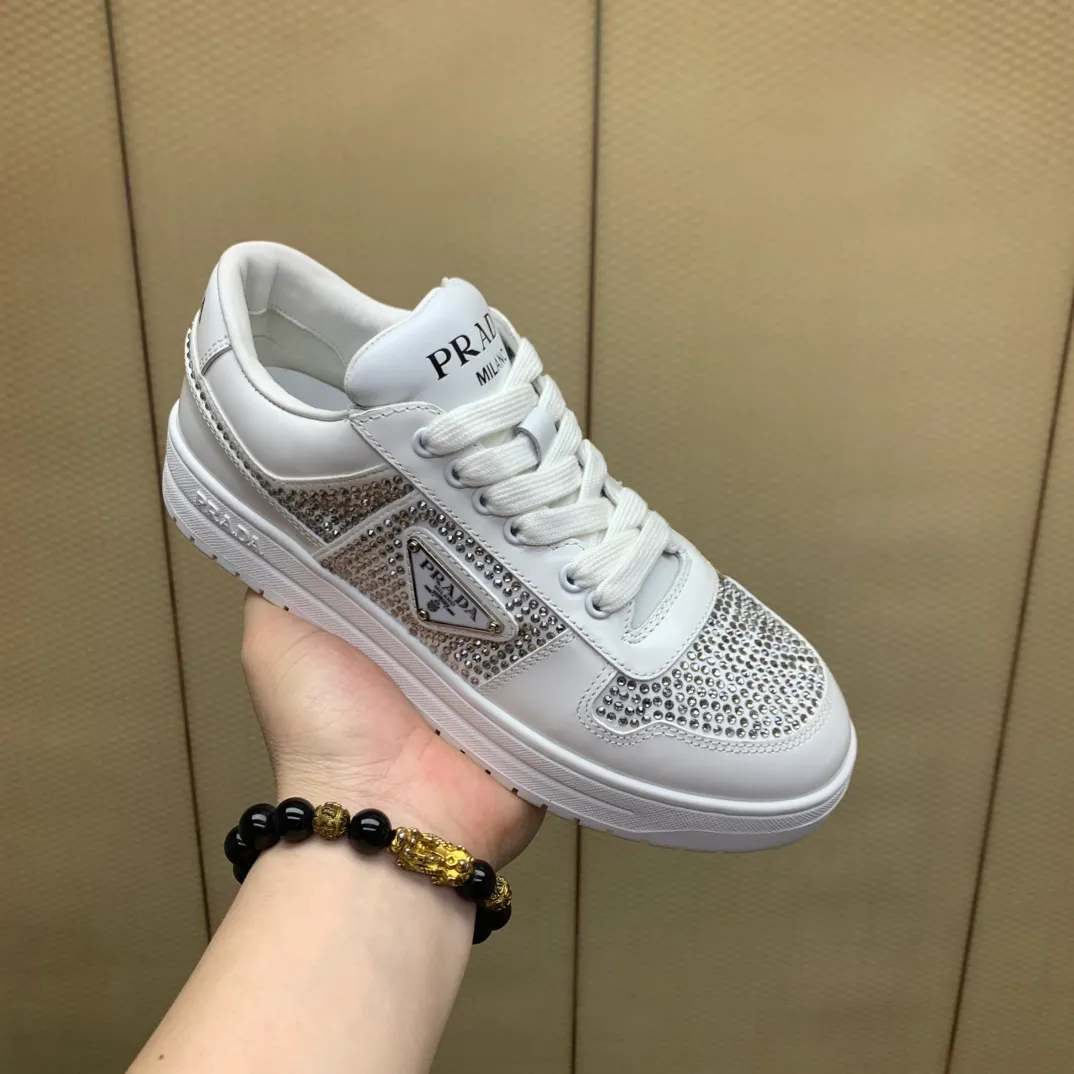 💰680.巜PRADA》Prada: Top 🔝purchasing agent🔍🔍The latest men’s counters are on sale simultaneously, high-quality original calfskin imported from Italy 🇮🇹. Brand logo* (prominent·high-end·noble·class·) exquisite workmanship (imported from Italy🇮🇹 Sole: Original sole provided by the original factory, ⚠️exclusive double-layer activity, TPR rubber, combination outsole; super comfortable, wear-resistant, non-slip, environmentally friendly🌳🌳🌳, real shot🎬The real thing is more beautiful🔍🔍 (high quality, follow the order) code number 38 to 44 (.45 customized)